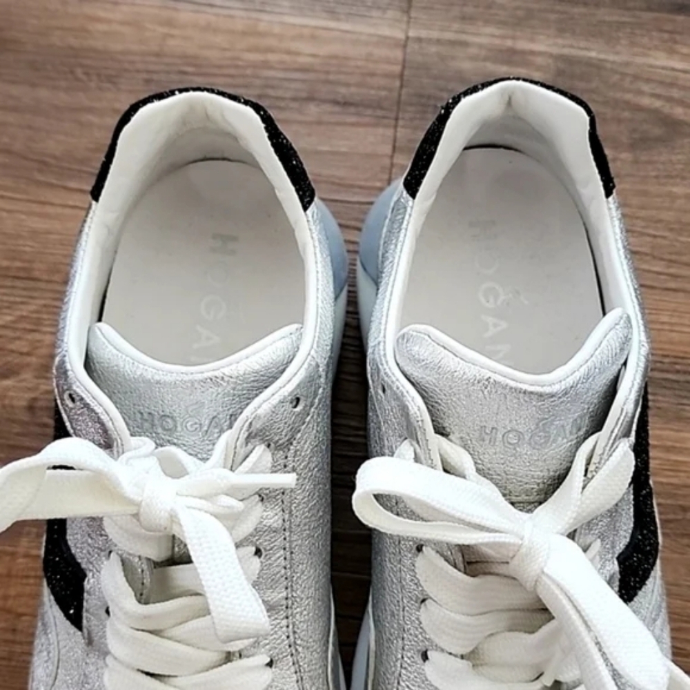 Hogan Sneakers - Picture 3 of 10